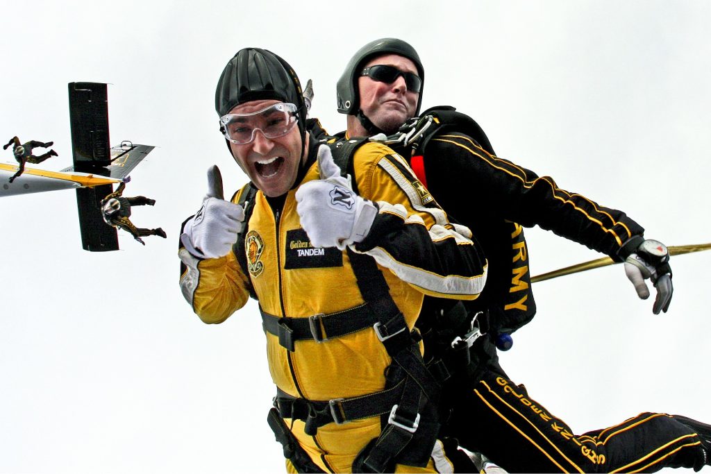 tandem-skydivers